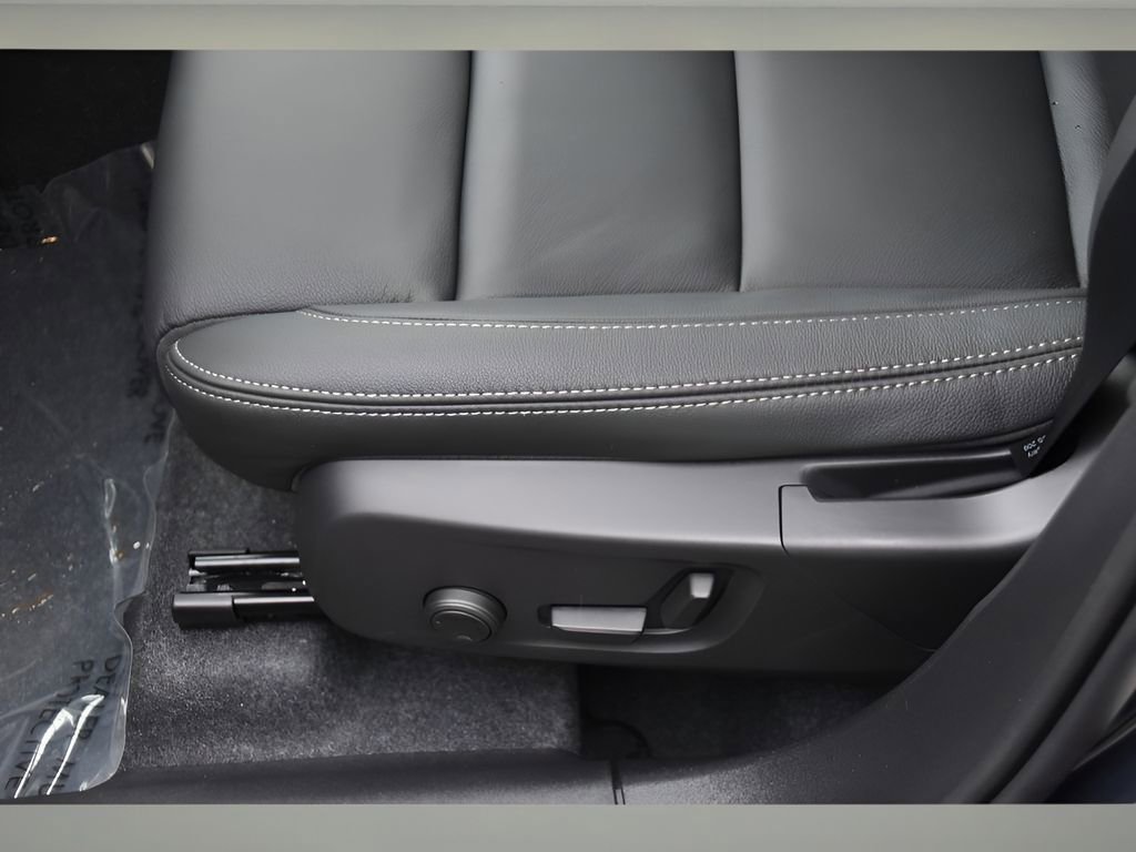 New 2026 Volvo XC40 B5 Plus w/ Protection Package Premier image 34