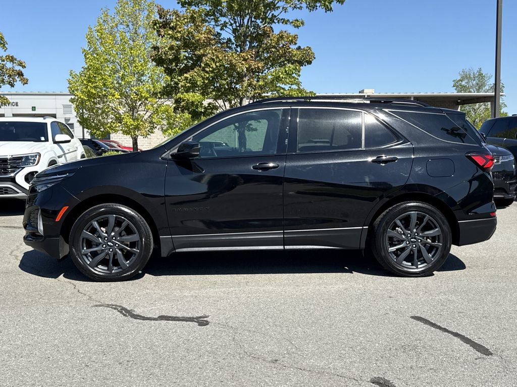 Used 2023 Chevrolet Equinox RS image 2