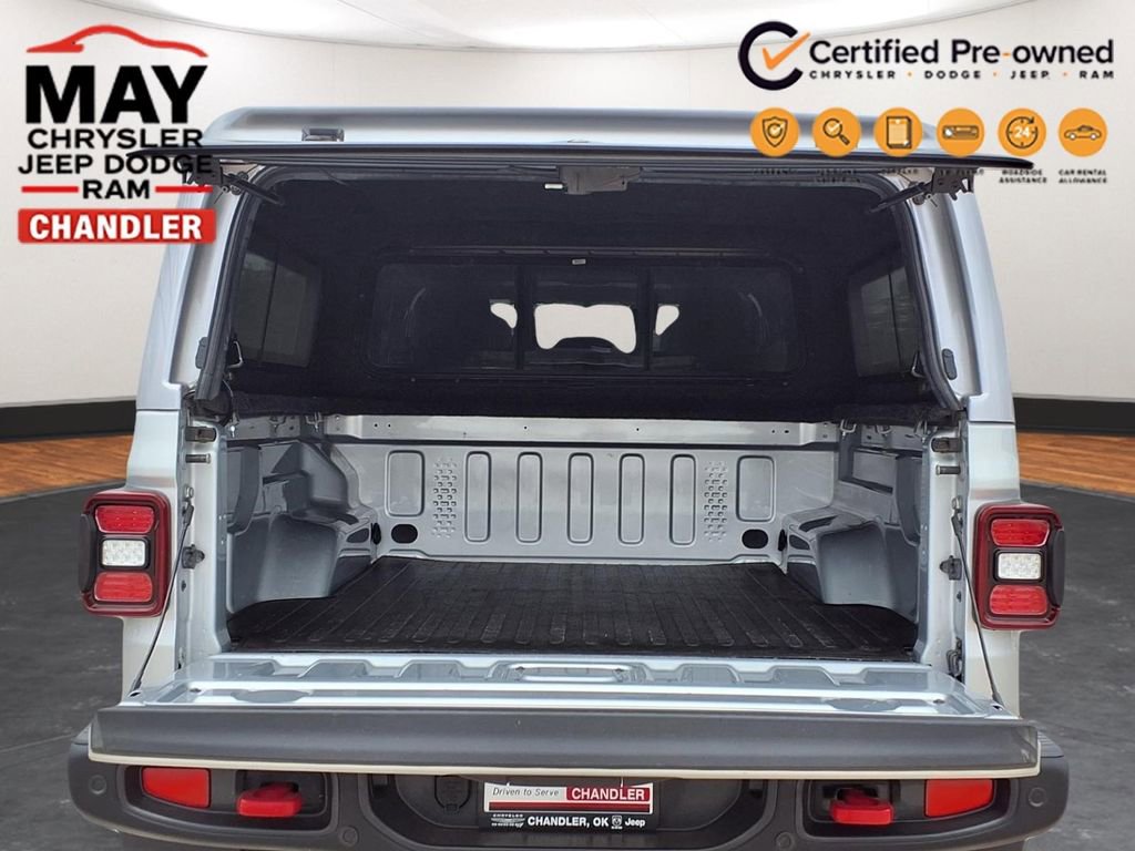 Used 2022 Jeep Gladiator Rubicon w/ Cold Weather Group image 16