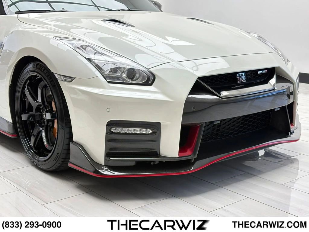 Used 2018 Nissan GT-R NISMO AWD/4WD image 5