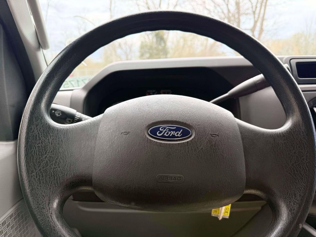 Used 2019 Ford E-350 and Econoline 350 Super Duty RWD image 14