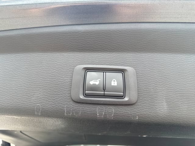 Used 2025 Mitsubishi Outlander AWD image 39
