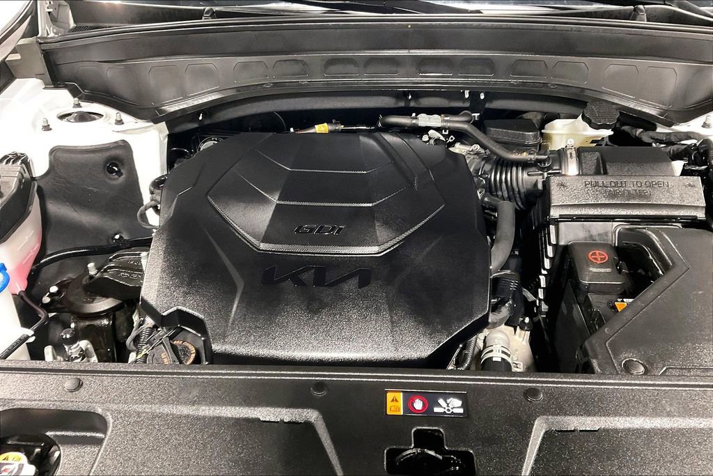 Used 2024 Kia Telluride EX image 12