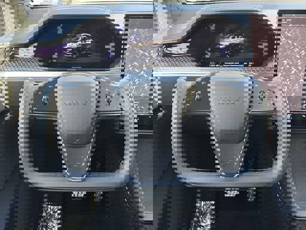 Used 2022 Tesla Model X Plaid image 13