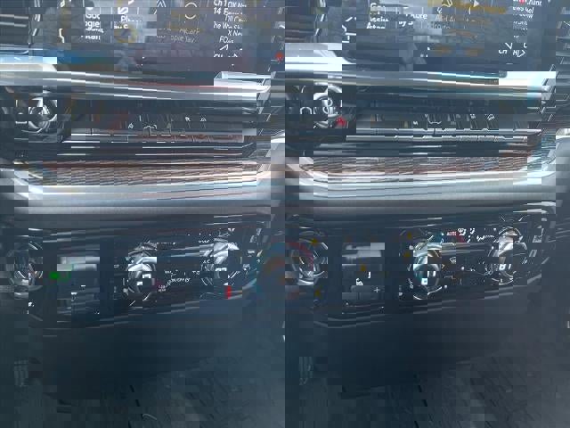 Used 2025 GMC Sierra 2500 SLE image 16