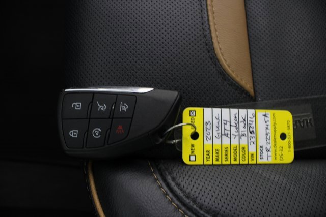 Used 2023 GMC Yukon AT4 w/ Technology Package image 8