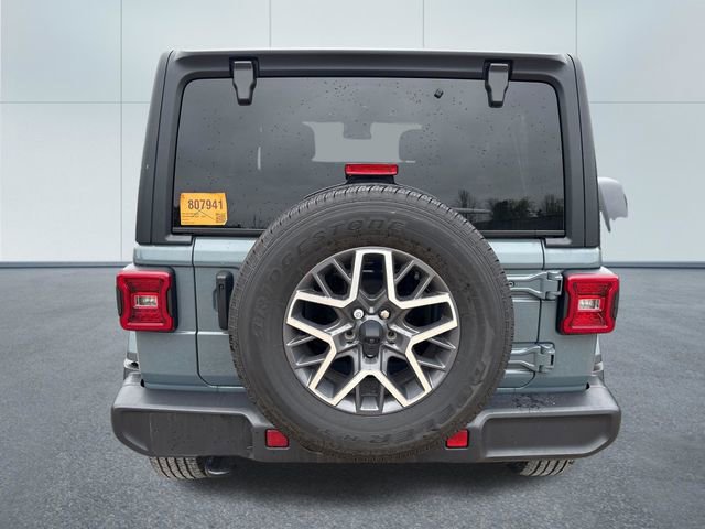Used 2024 Jeep Wrangler Sahara AWD/4WD image 3