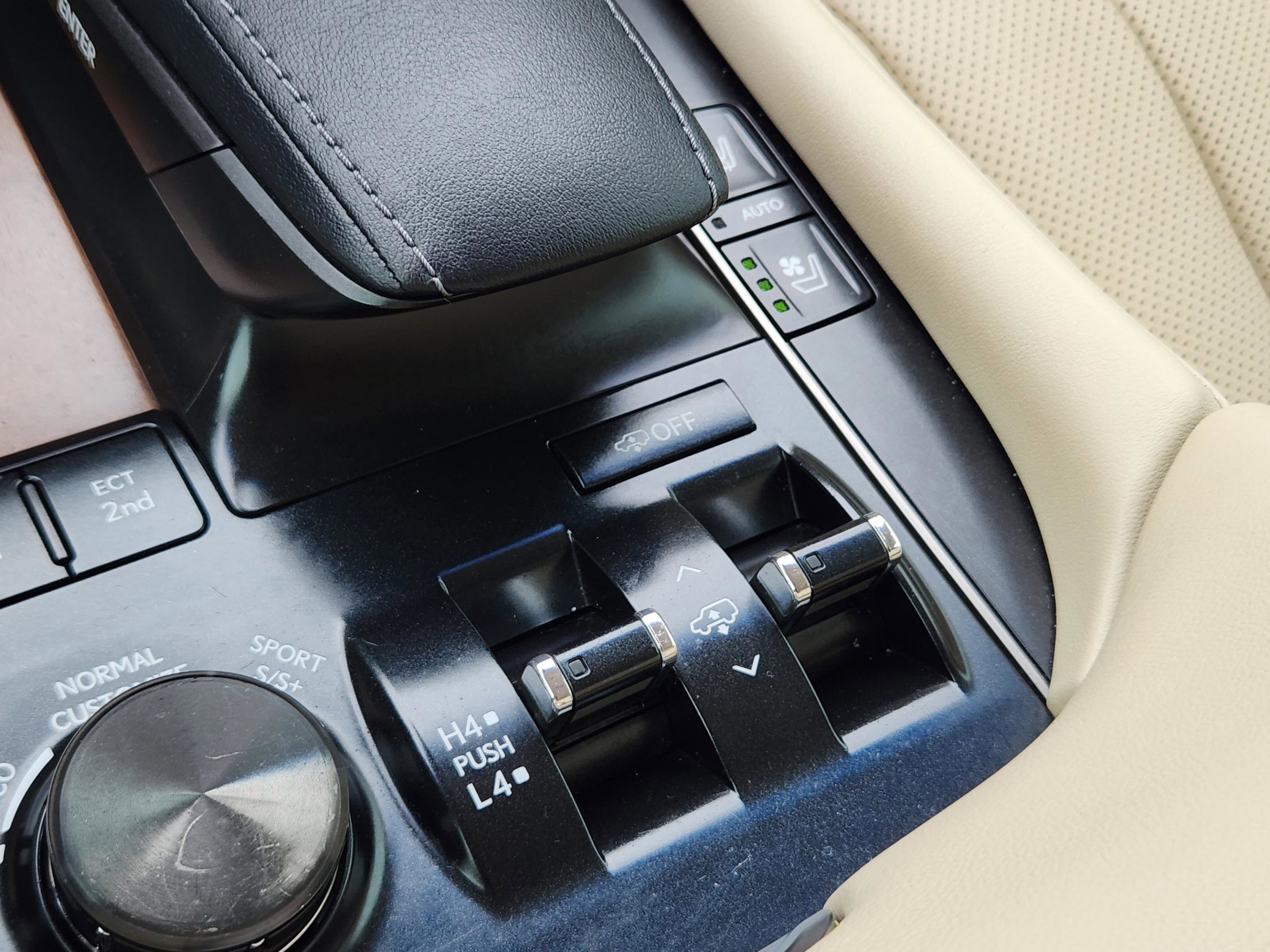 Certified 2021 Lexus LX 570 4WD w/ Luxury Package image 18