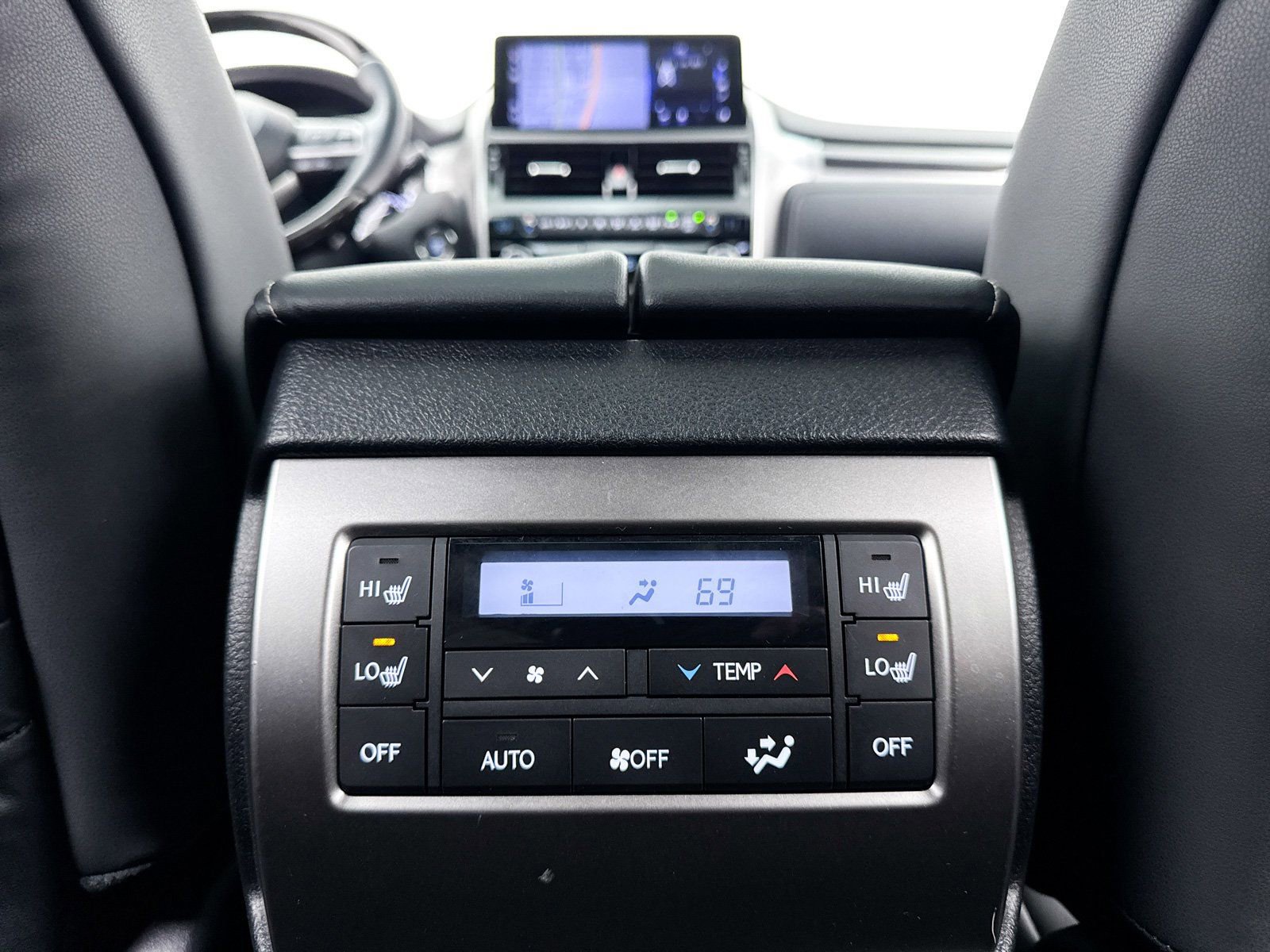 Used 2023 Lexus GX 460 Premium w/ Premium Package image 28