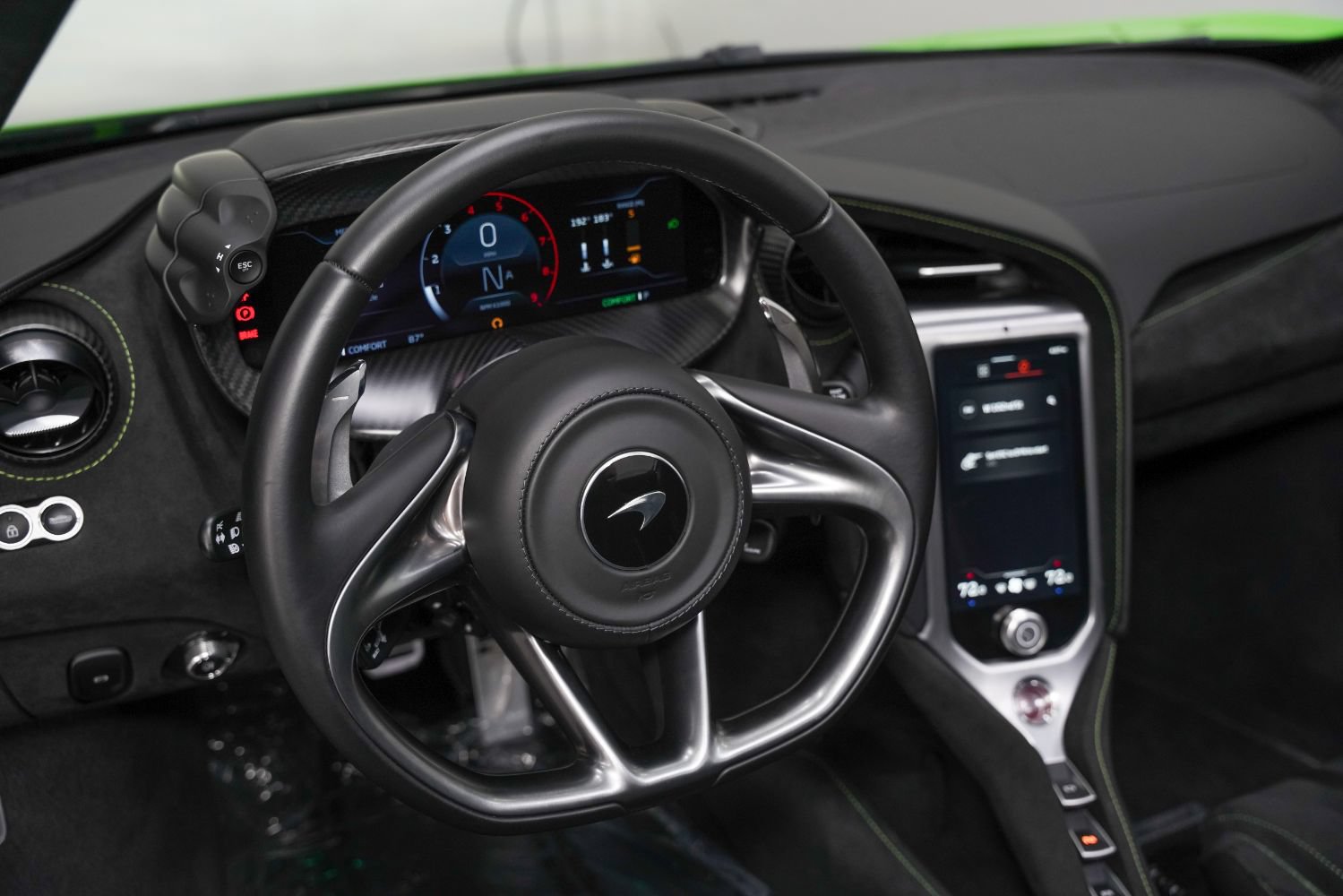 Used 2024 McLaren 750S Spider RWD image 40