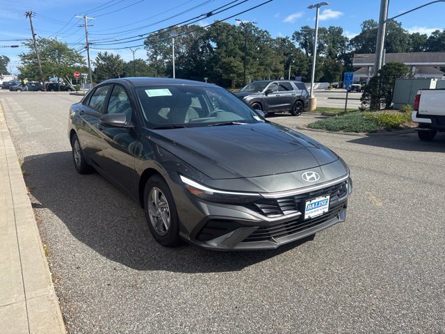 New 2026 Hyundai Elantra SE FWD image 9