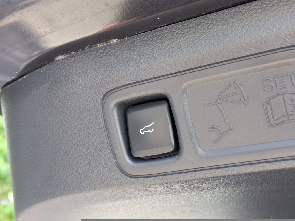 Used 2024 Ford Expedition Limited image 12