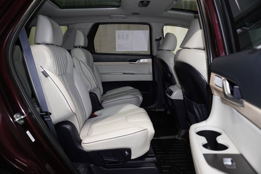 Used 2023 Hyundai Palisade Limited w/ Cargo Package image 19