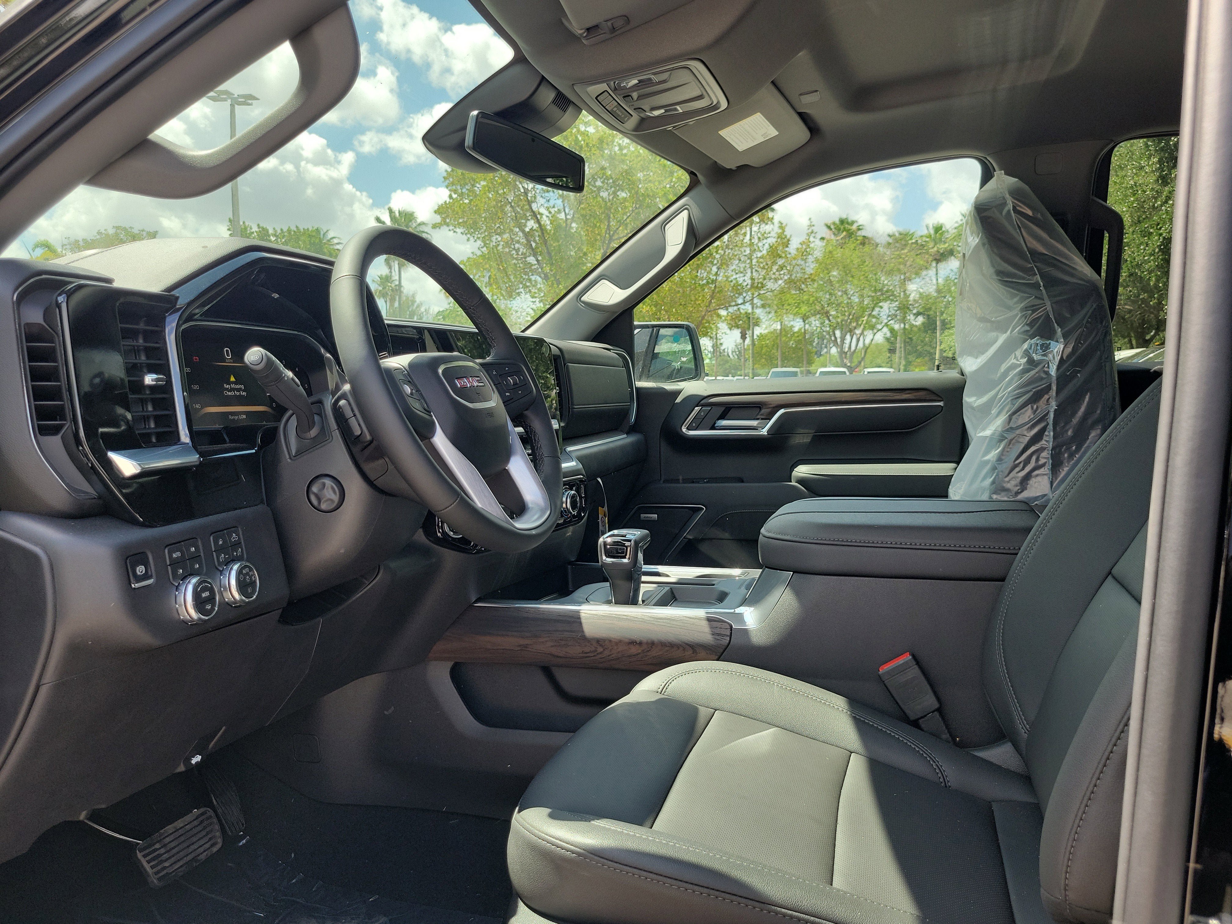 New 2026 GMC Sierra 1500 SLT AWD/4WD image 7