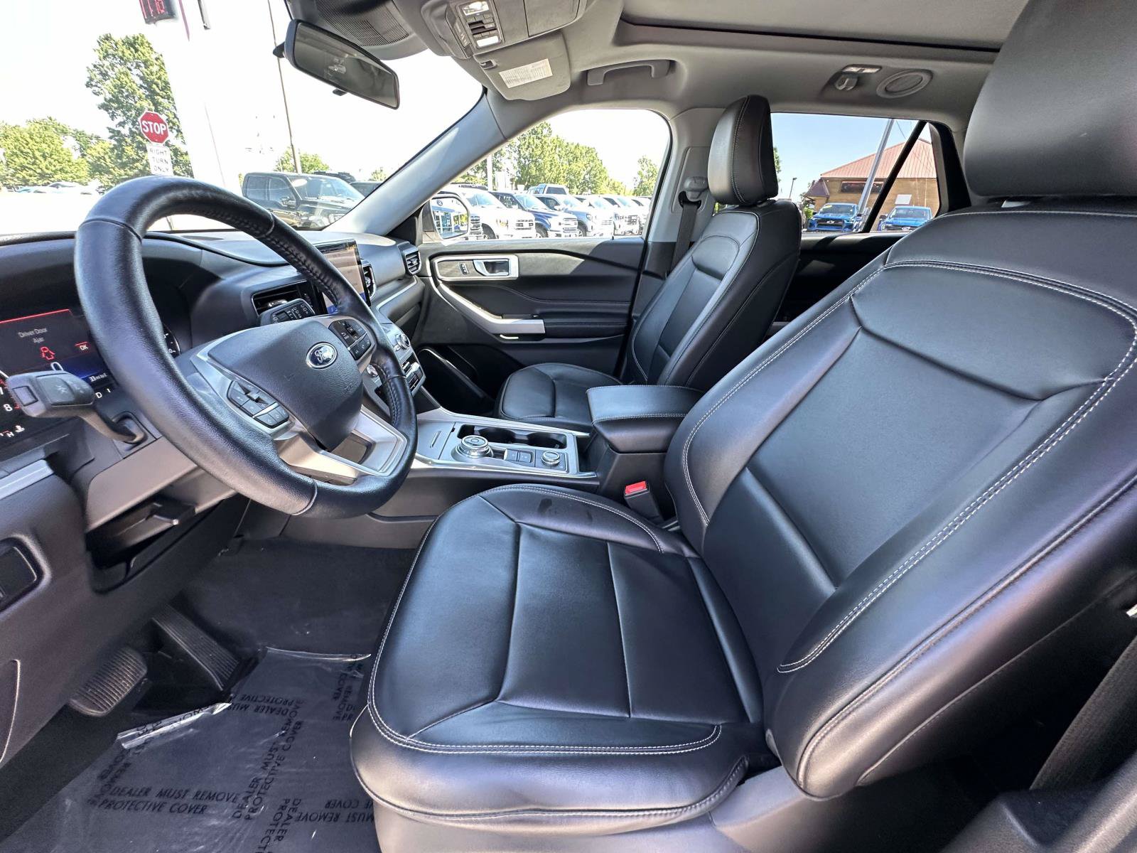 Certified 2022 Ford Explorer XLT w/ Equipment Group 202A AWD/4WD image 18