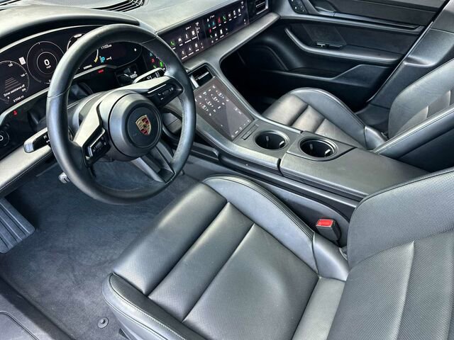 Used 2023 Porsche Taycan image 10