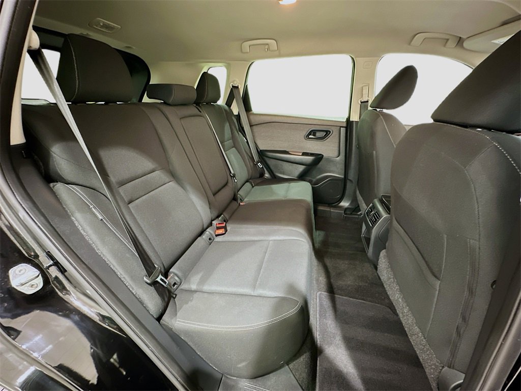 Used 2023 Nissan Rogue S image 26