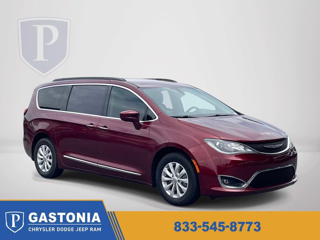 Certified 2017 Chrysler Pacifica Touring-L FWD image 1