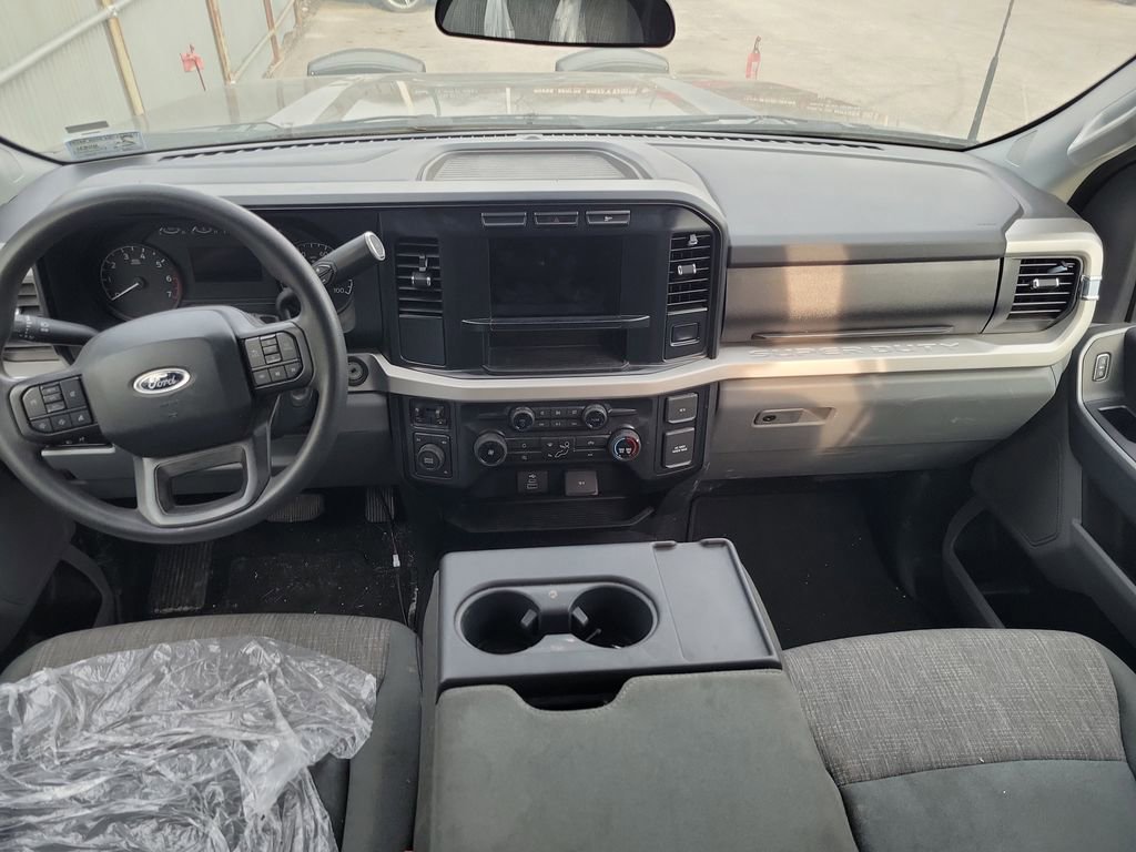 Used 2024 Ford F250 XLT image 3