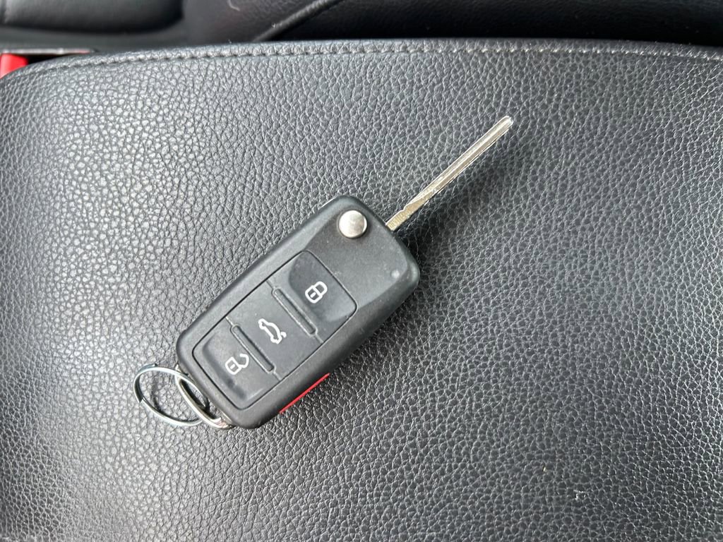 Used 2017 Volkswagen Jetta SE FWD image 30