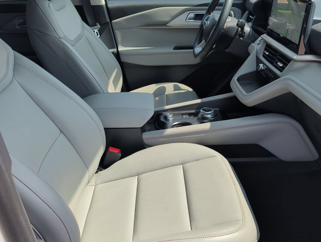 New 2026 Ford Explorer Active w/ Active Comfort Package AWD/4WD image 14