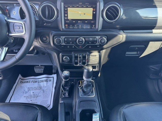 Used 2023 Jeep Wrangler Unlimited Sahara image 17