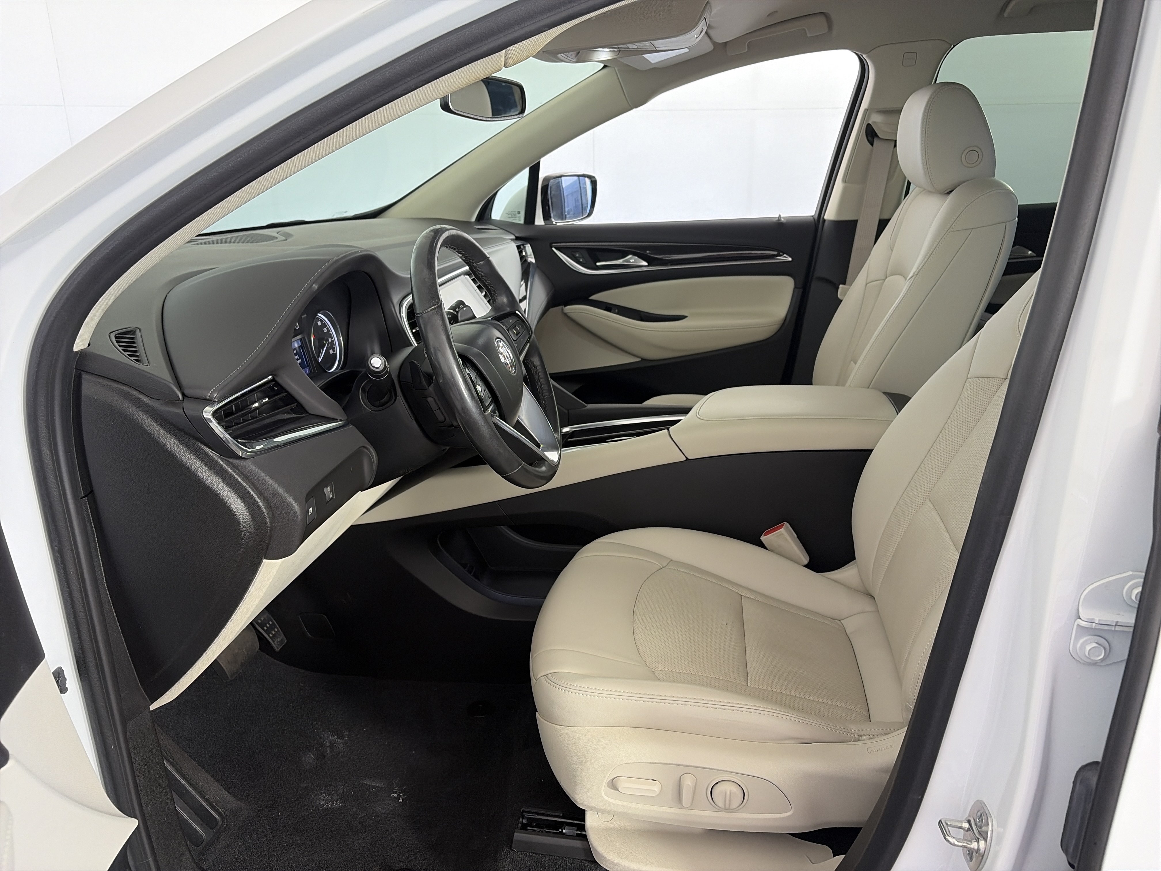 Used 2024 Buick Enclave Essence FWD image 7