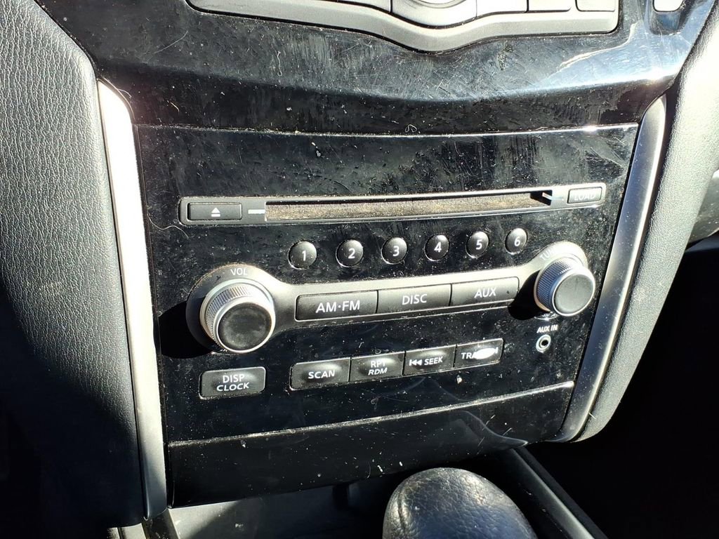 Used 2015 Nissan Pathfinder S image 19