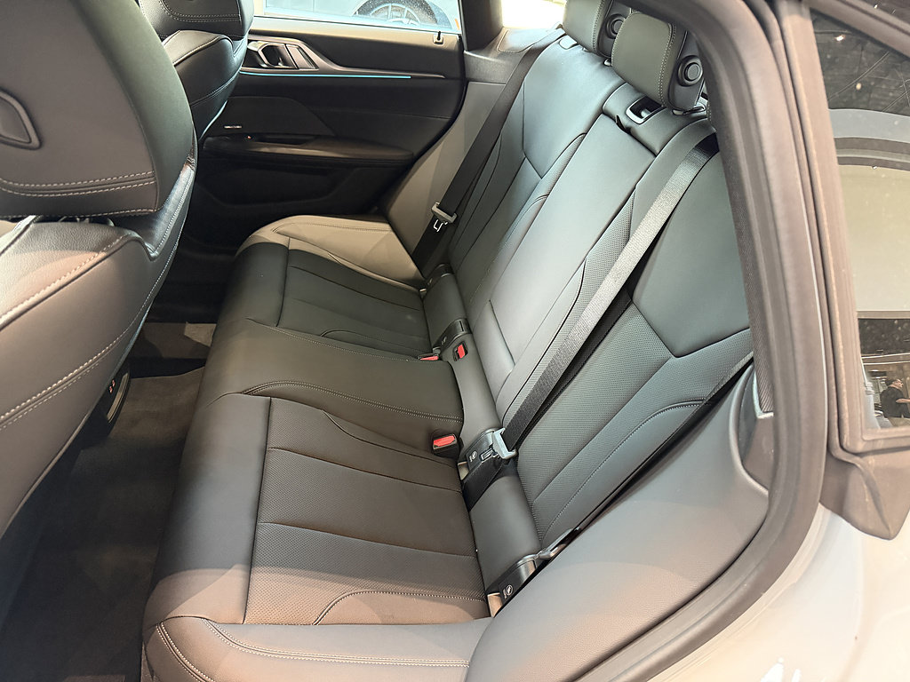 New 2026 BMW 430i xDrive w/ M Sport Package AWD/4WD image 13