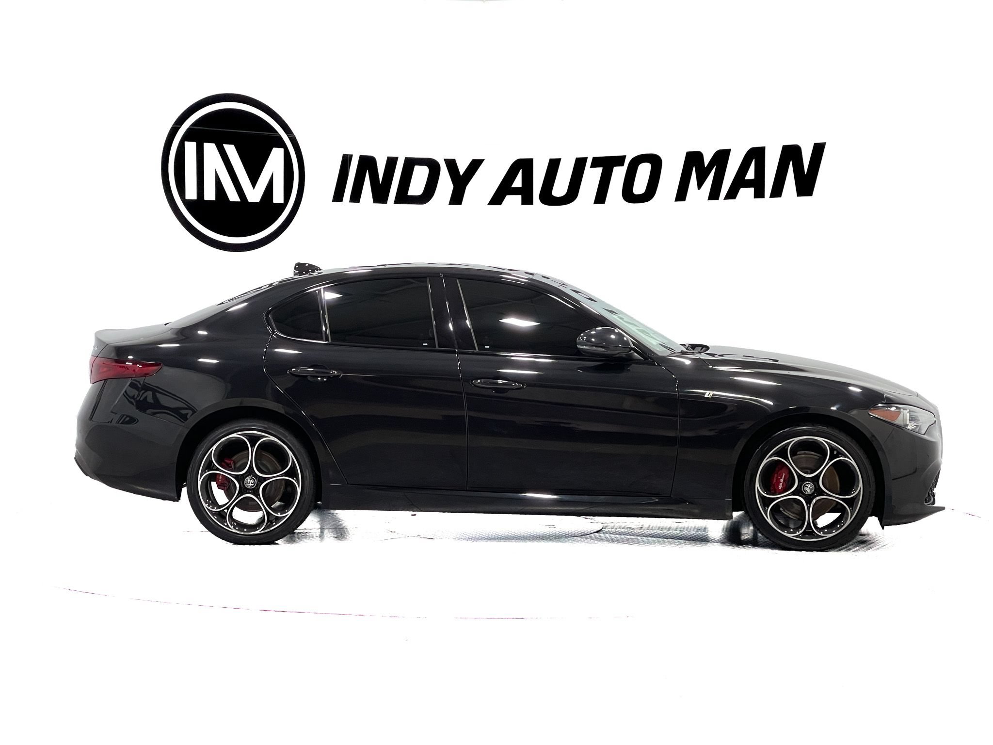Used 2022 Alfa Romeo Giulia Ti AWD/4WD image 3