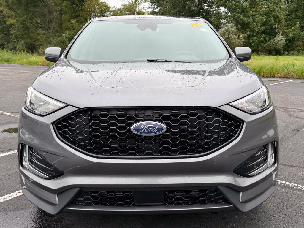 Used 2022 Ford Edge ST-Line w/ Class II Trailer Tow Package AWD/4WD image 2