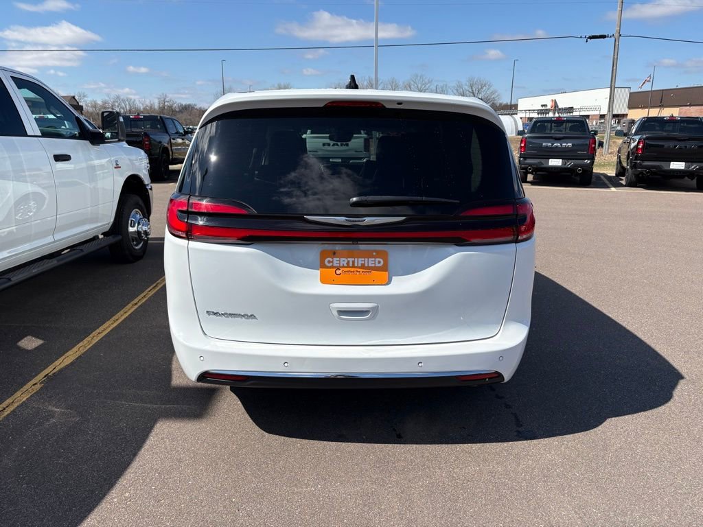 Certified 2023 Chrysler Pacifica Touring-L FWD image 4