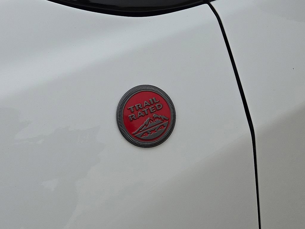 Used 2025 Jeep Compass Trailhawk AWD/4WD image 12