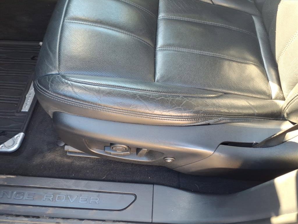 Used 2020 Land Rover Range Rover Evoque SE image 6