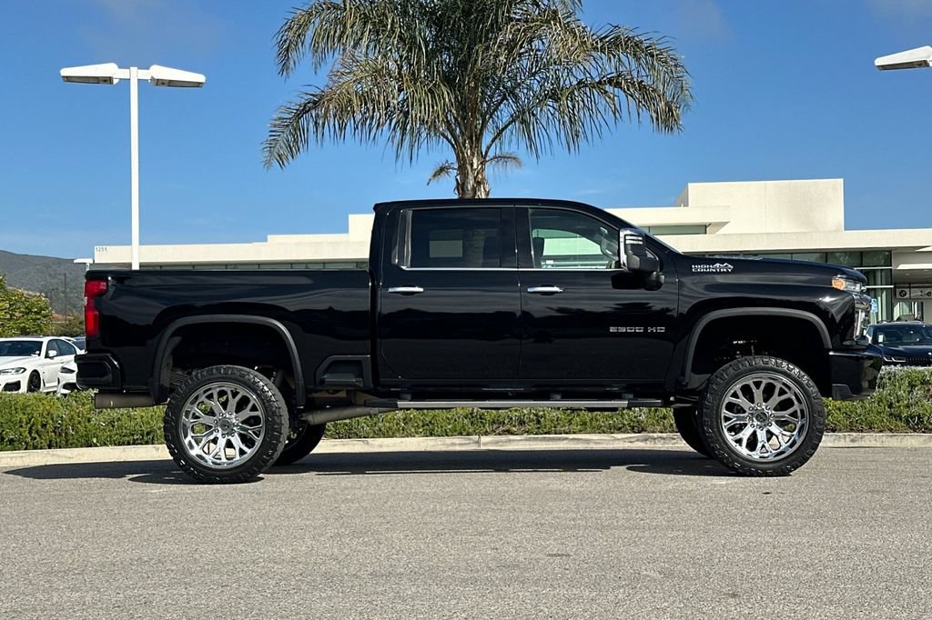 Used 2023 Chevrolet Silverado 2500 High Country AWD/4WD image 2