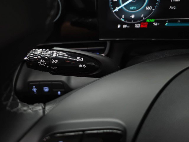 Used 2024 Hyundai Elantra Limited FWD image 21