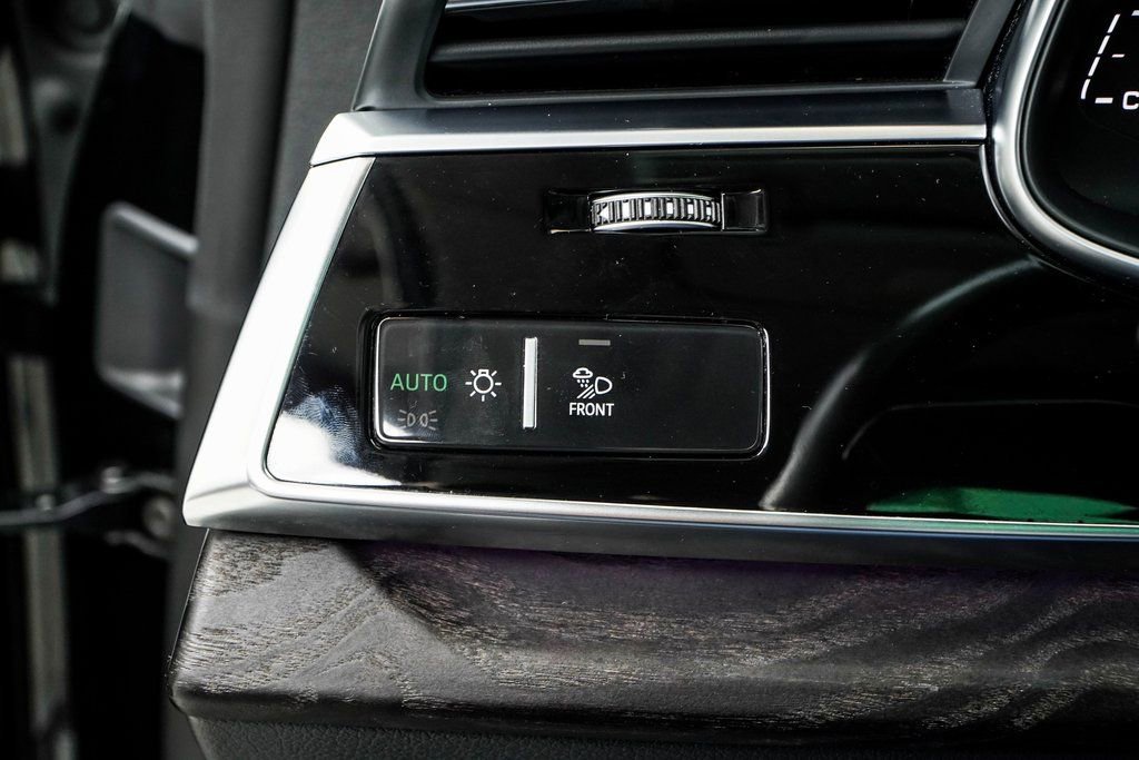 Used 2023 Audi Q8 Prestige image 37