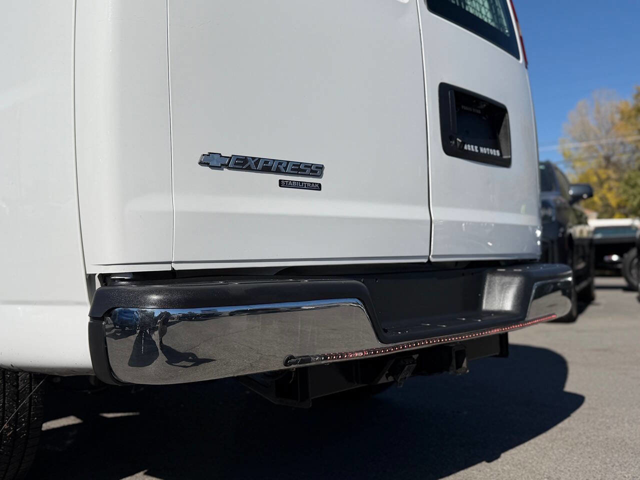 Used 2014 Chevrolet Express 2500 image 90