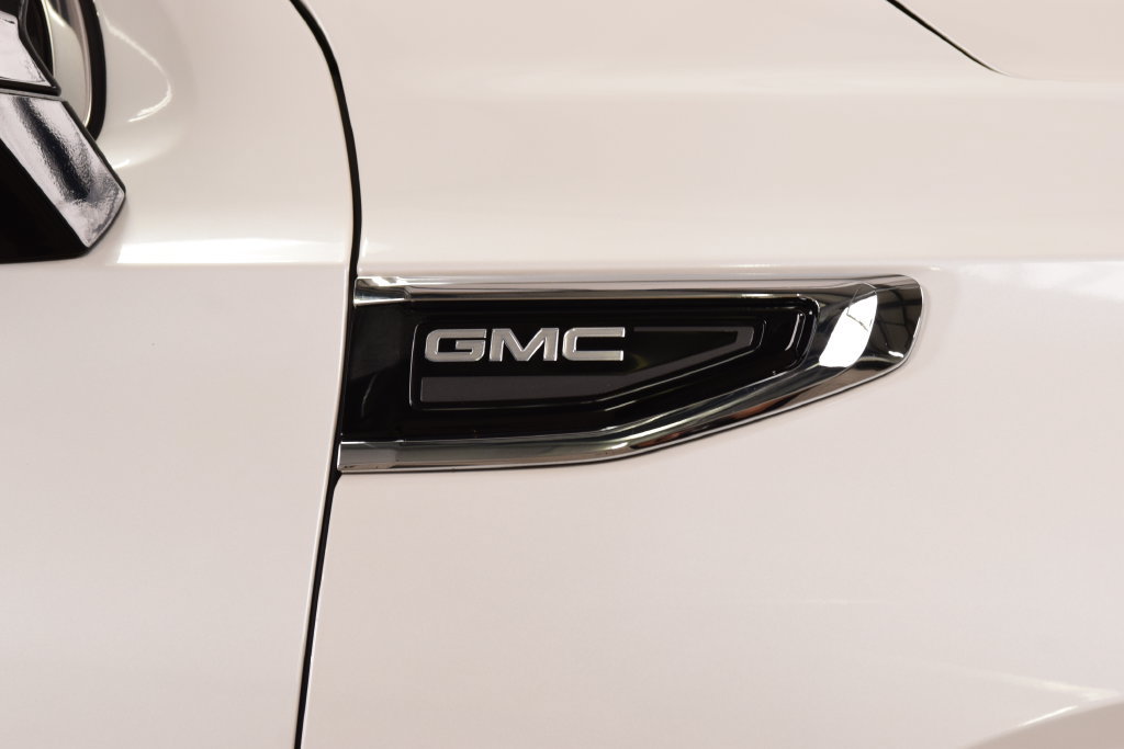 Used 2022 GMC Yukon SLT w/ SLT Luxury Package AWD/4WD image 16