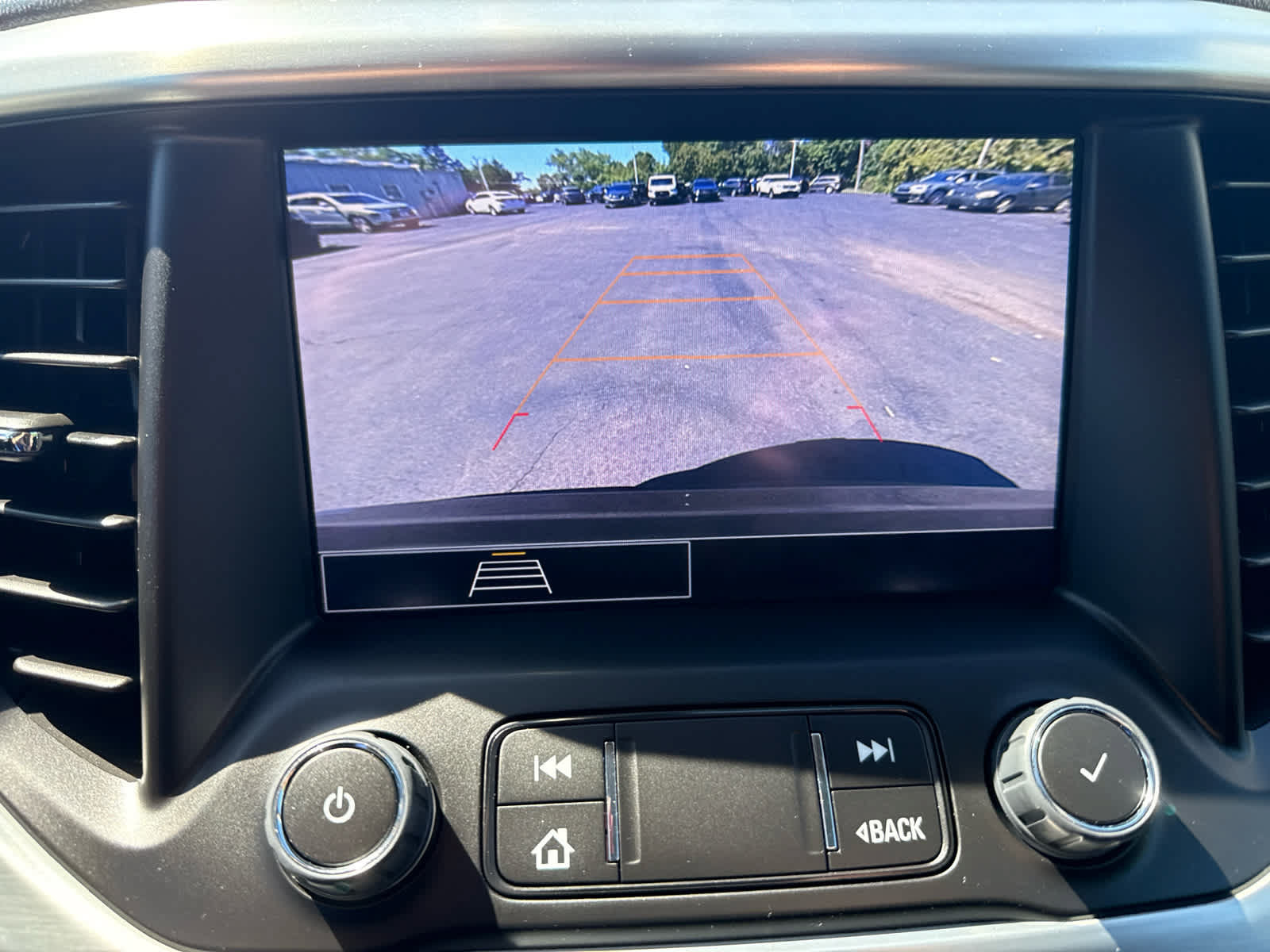 Used 2023 GMC Acadia SLE w/ Driver Convenience Package AWD/4WD image 24