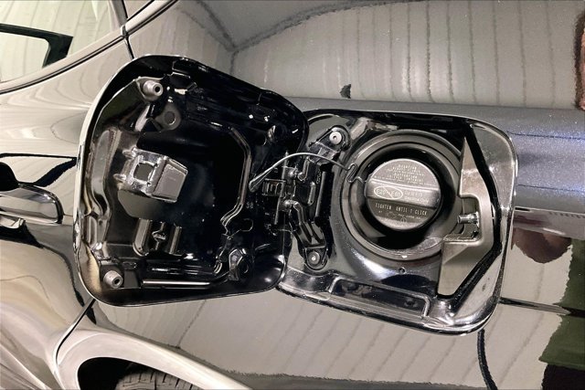 Used 2025 Toyota Camry SE FWD image 43