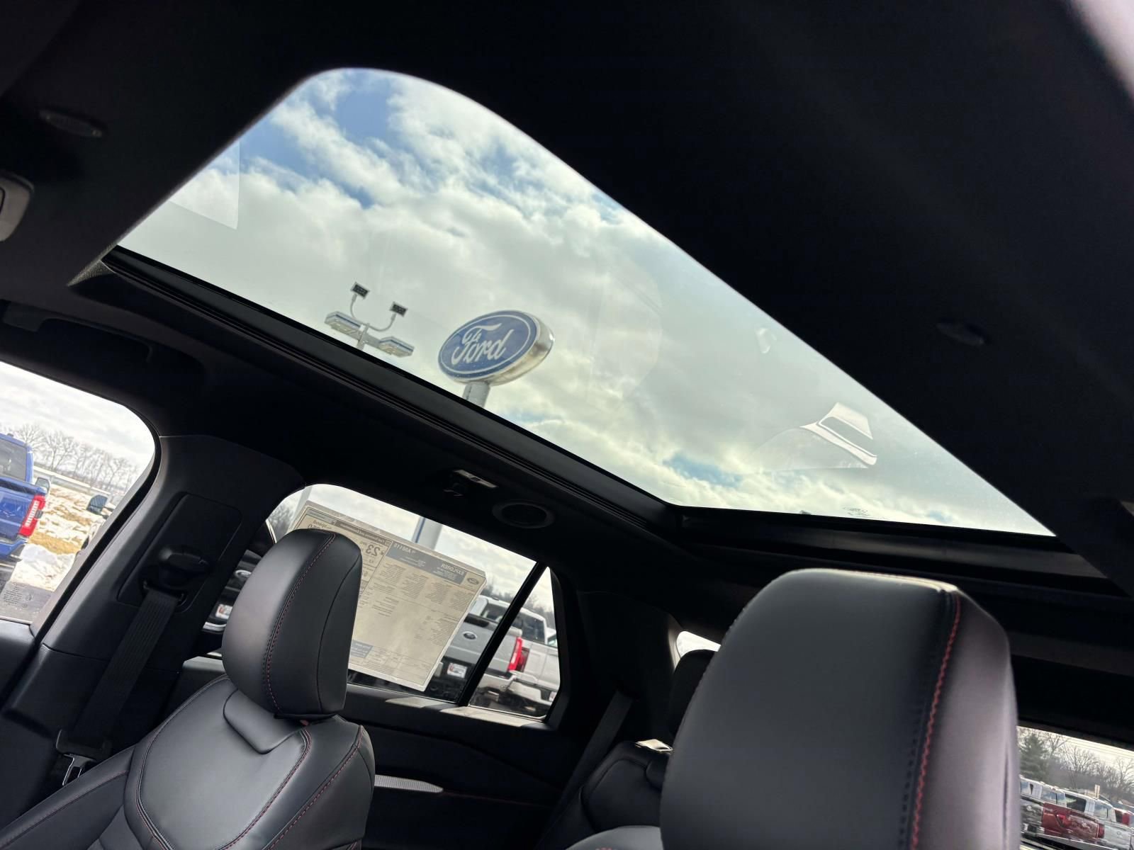 New 2026 Ford Explorer ST-Line w/ ST-Line Street Pack image 26