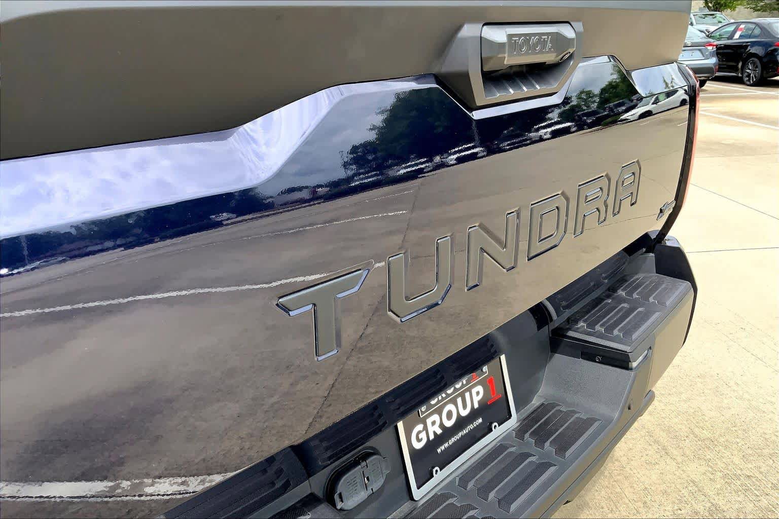 Used 2025 Toyota Tundra SR5 w/ SR5 Convenience Package AWD/4WD image 32
