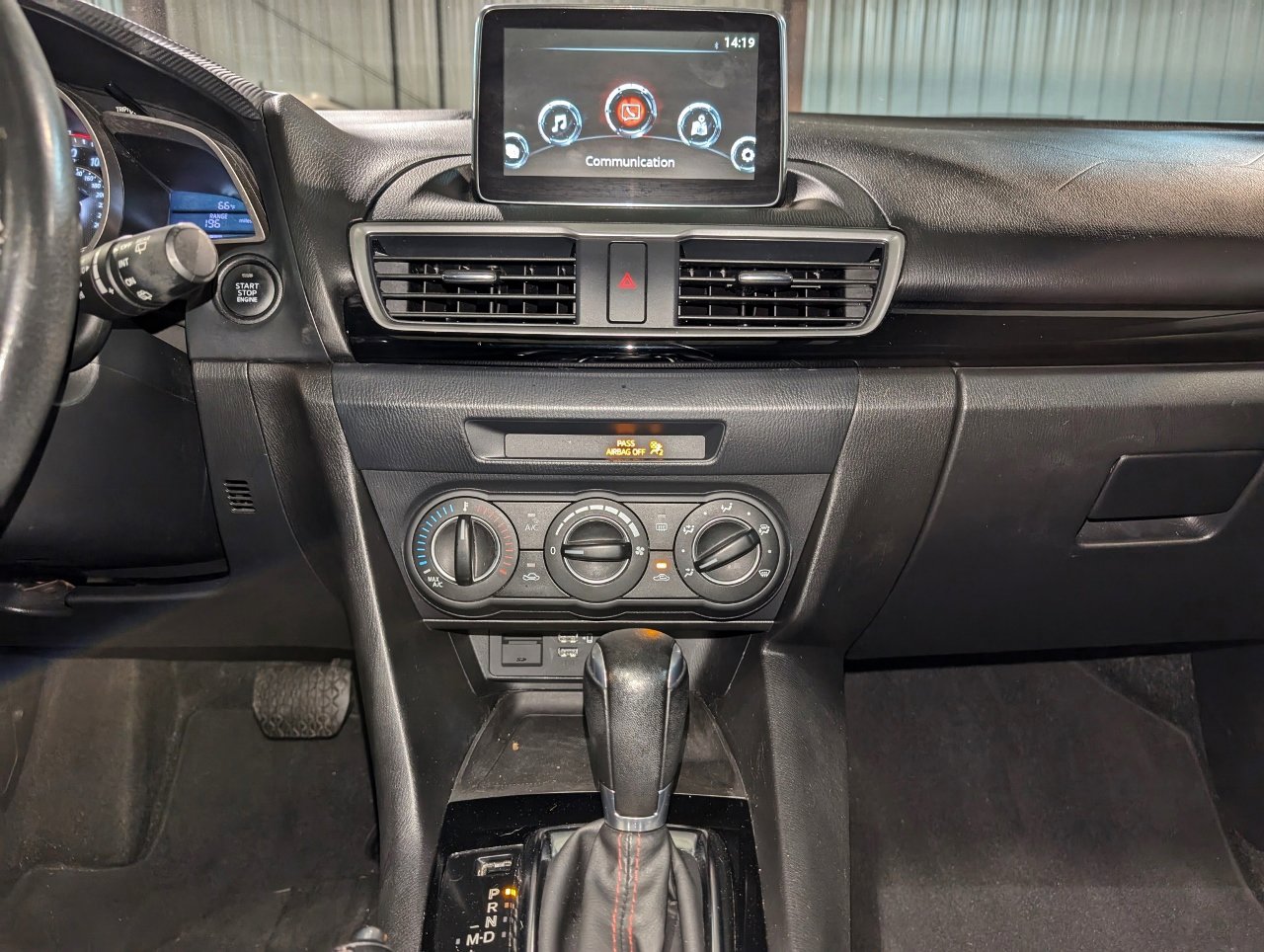 Used 2016 MAZDA MAZDA3 i Touring image 32