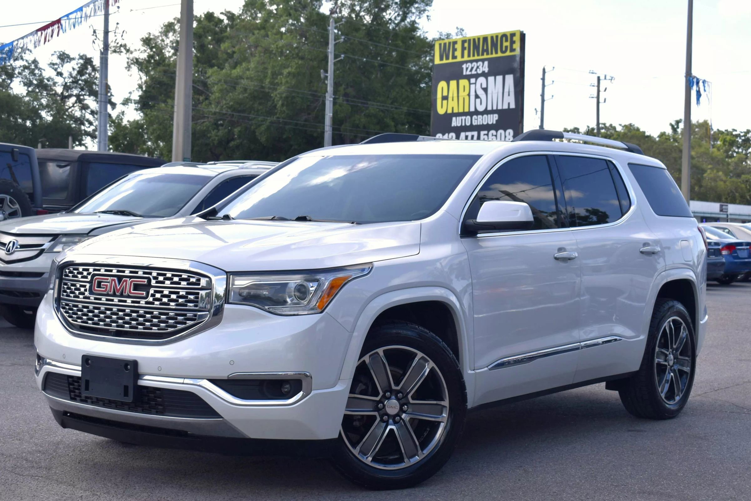Used 2017 GMC Acadia Denali w/ Technology Package image 3