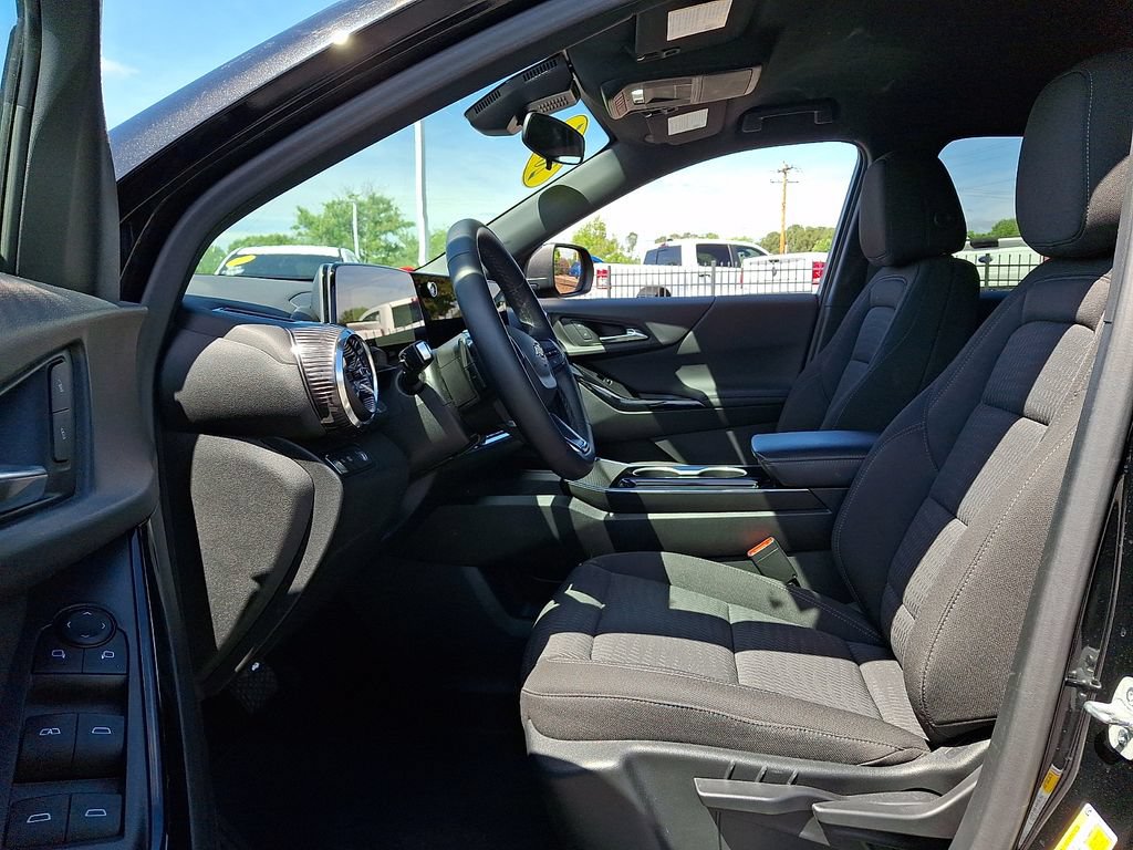 Used 2025 Chevrolet Equinox LT FWD image 13