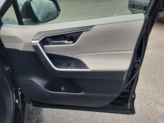 Used 2025 Toyota RAV4 XLE Premium image 35