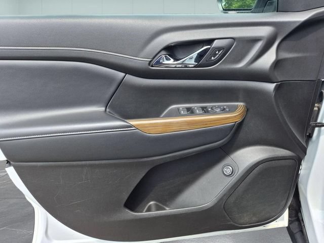 Used 2020 GMC Acadia SLE w/ Driver Convenience Package FWD image 14