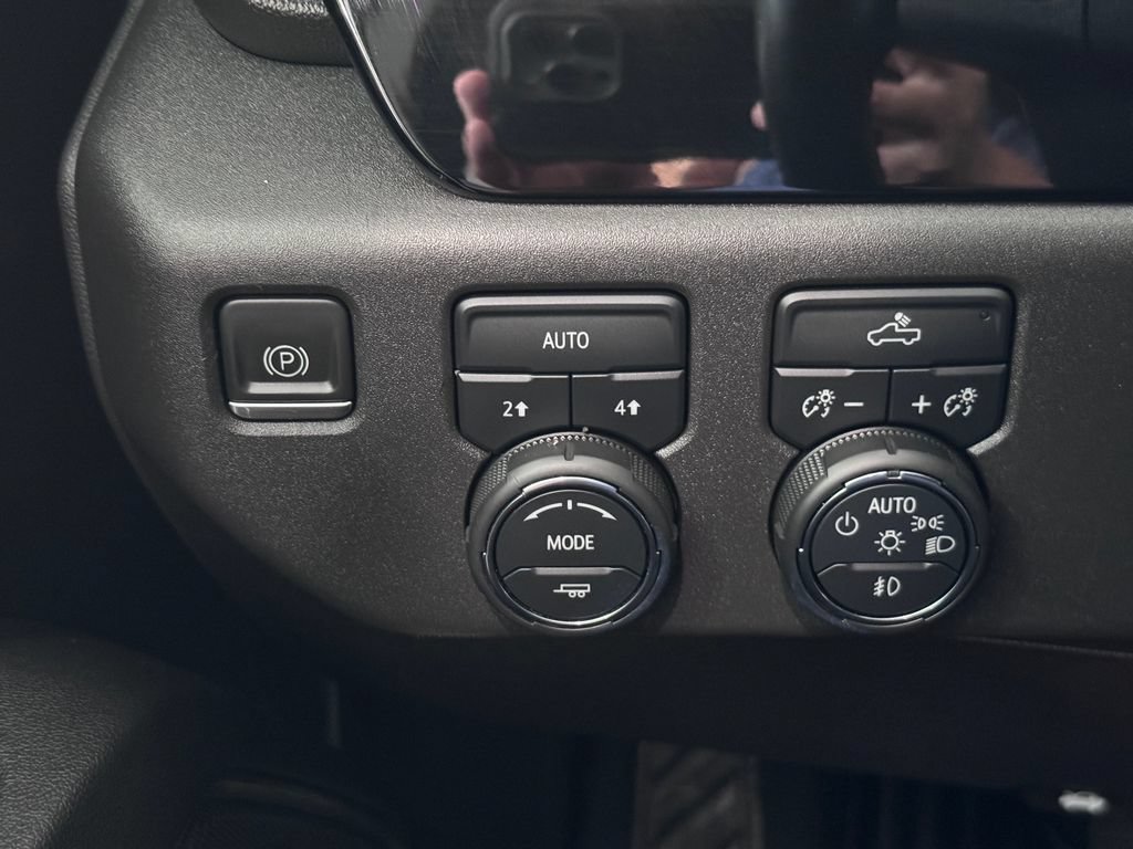 Certified 2023 Chevrolet Silverado 1500 RST AWD/4WD image 20