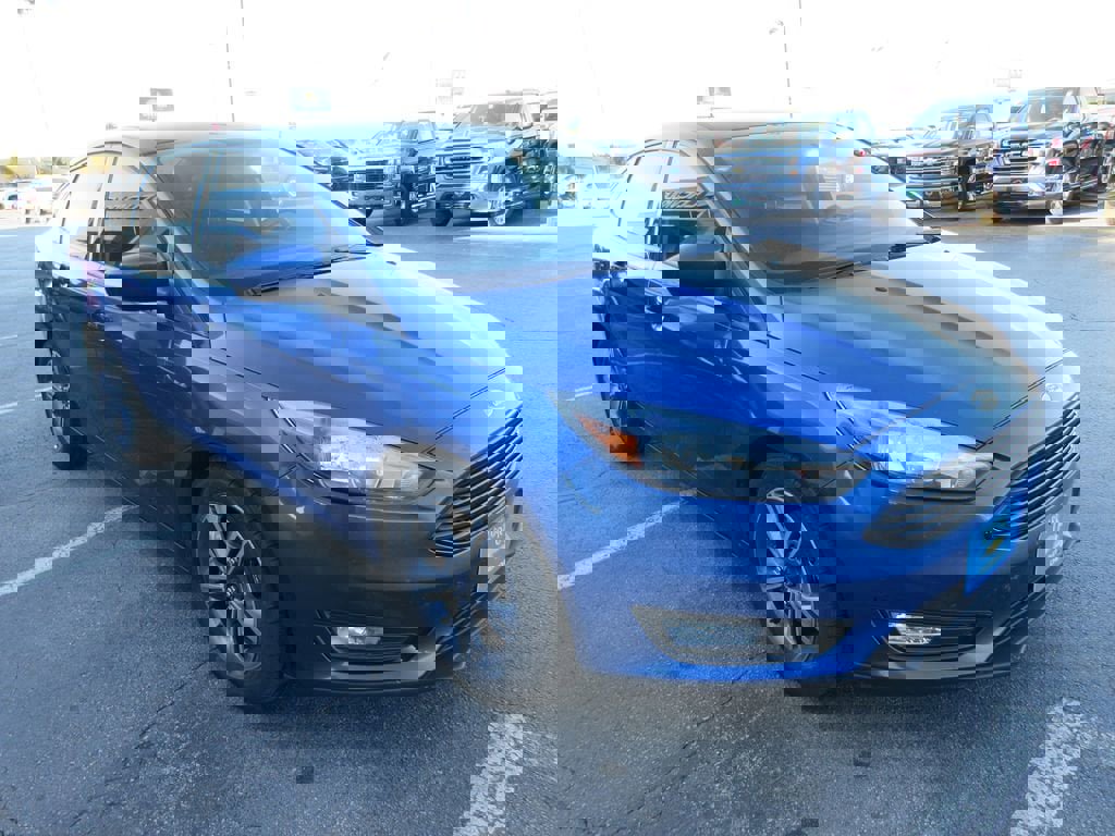 Used 2018 Ford Focus SE w/ SE Appearance Package image 7